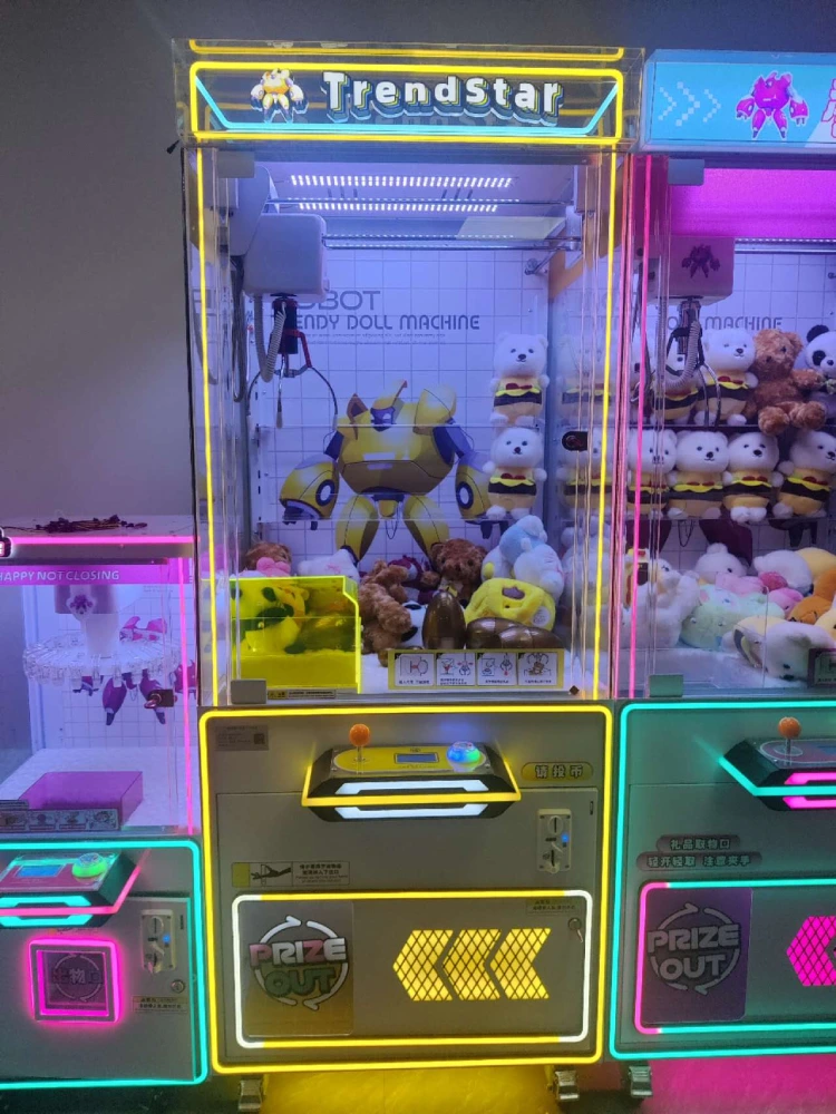 different size of claw machine